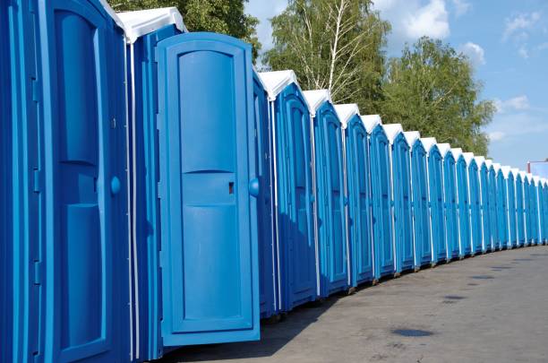 Porta potty delivery and setup in Eddyville, IA